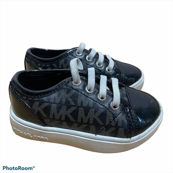 Michael Kors Low Top Sneaker Sz 5 Baby Kids Girls - Picture 1 of 7